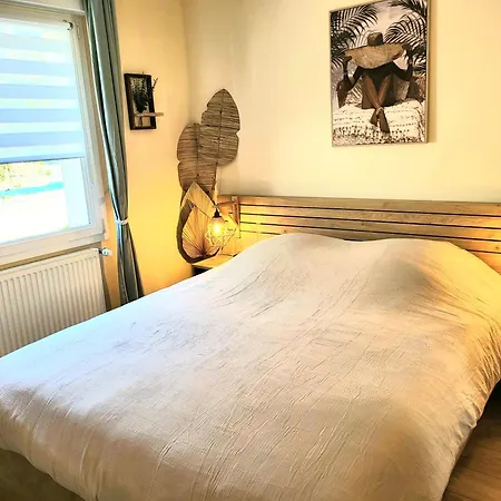 La Perle Marine, Front De *